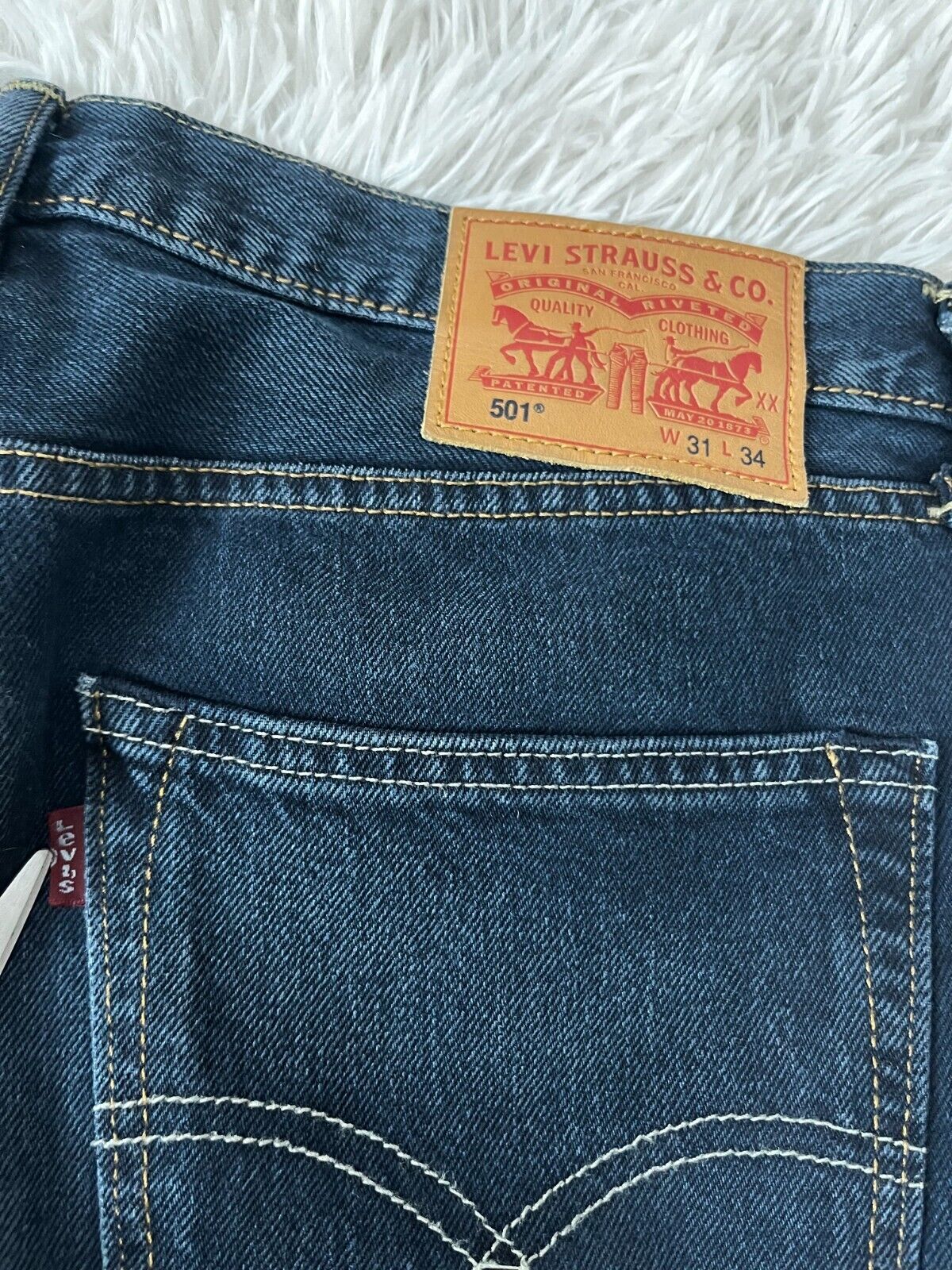 Levis 501 Blue Jeans Mens 31x34 Regular Fit Straight Leg Denim Red Tag