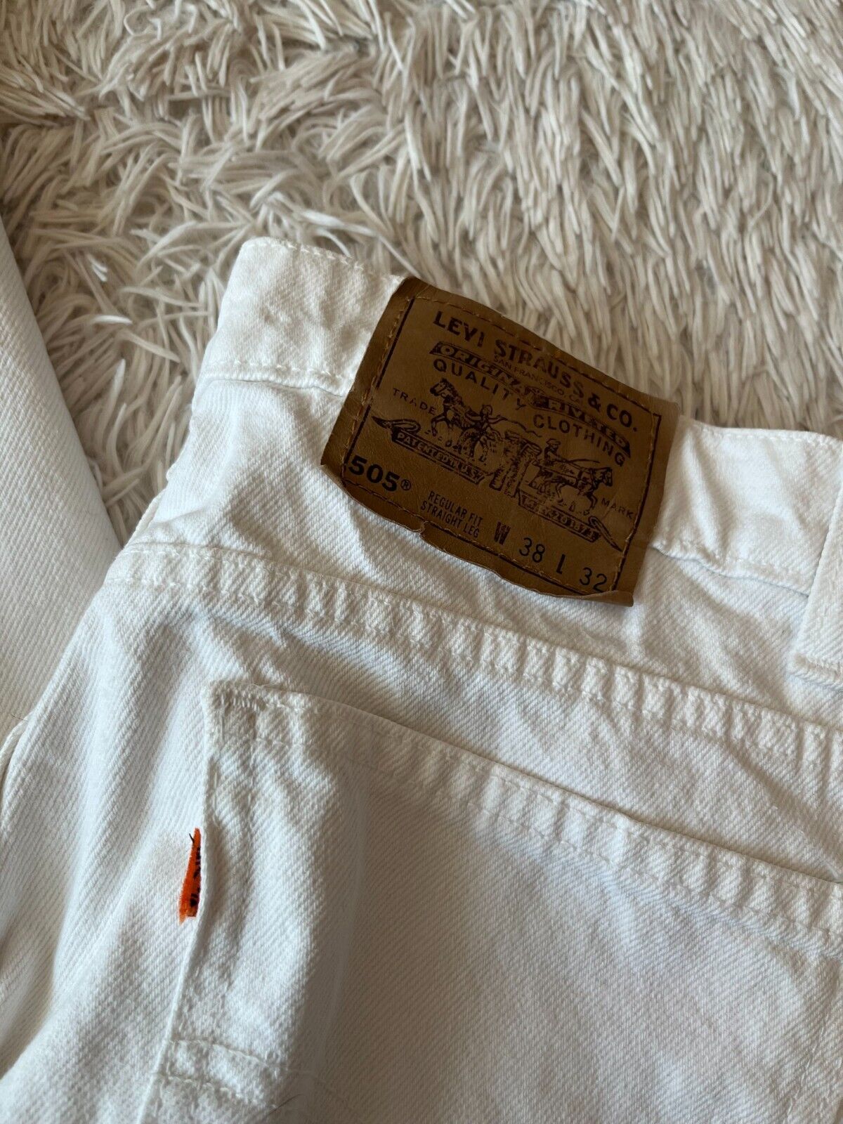 Vintage Levis 505 White Jeans Mens 38x32 Slim Fit Straight Leg Denim Orange Tab