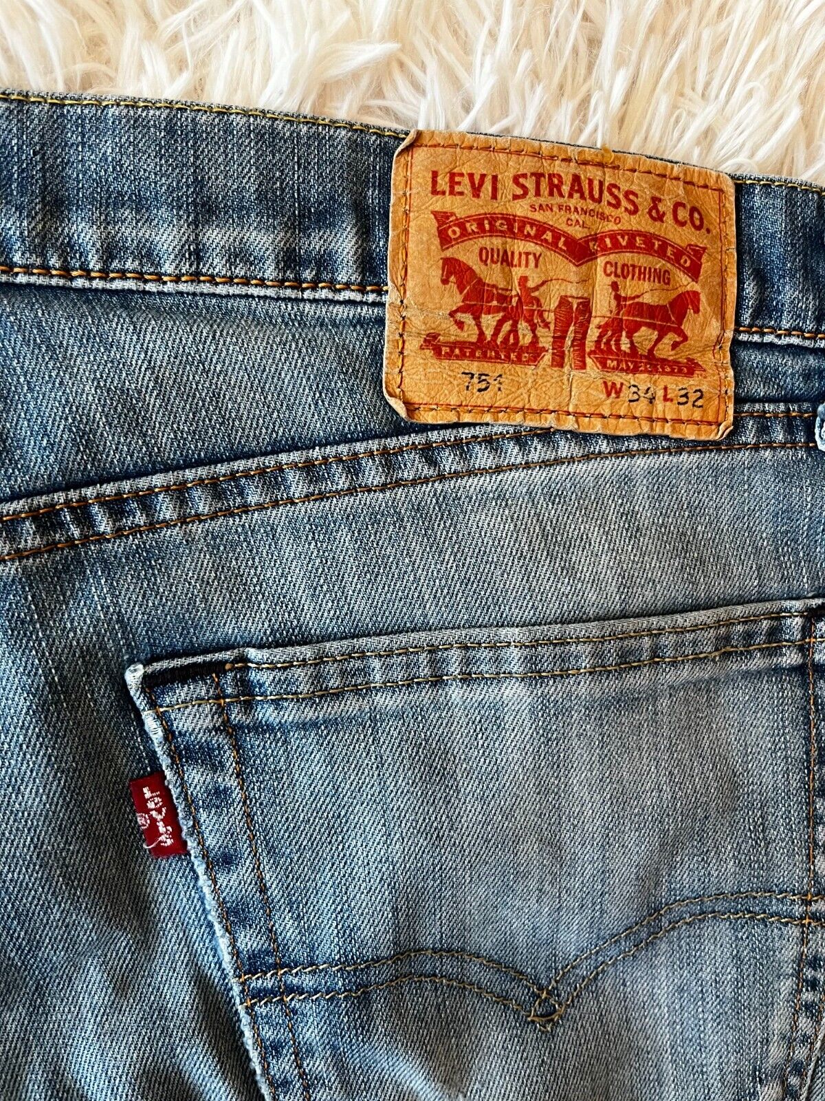 Levis 751 Blue Jeans Mens 34x32 Regular Fit Straight Leg Stretch Denim Red Tab