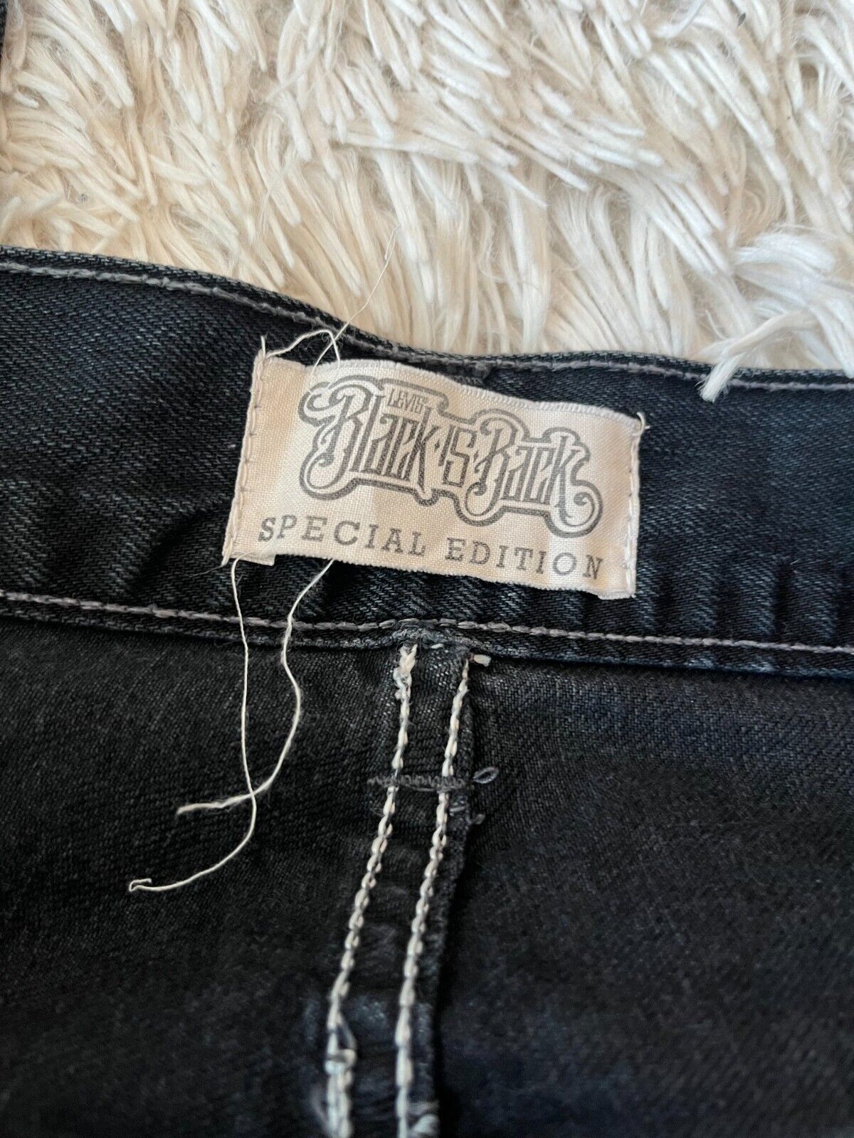 Levis 511 Black is Back Jeans Mens 33x32 Slim Fit Straight Leg Denim Black Tab
